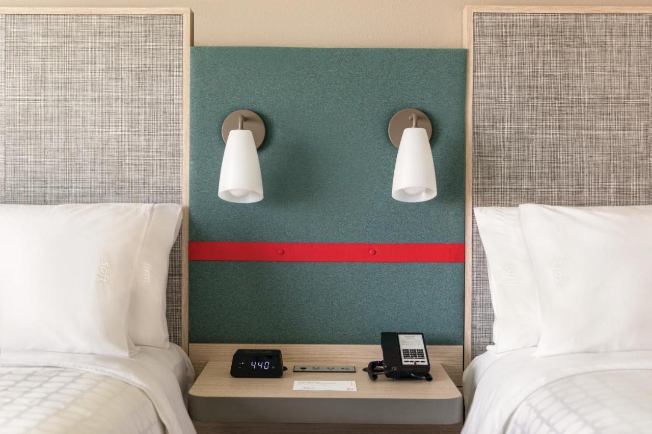 Avid Hotel-Midland Luaran gambar