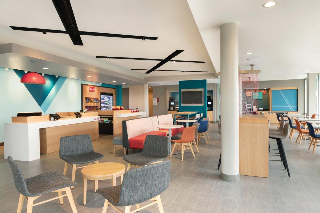 Avid Hotel-Midland Luaran gambar